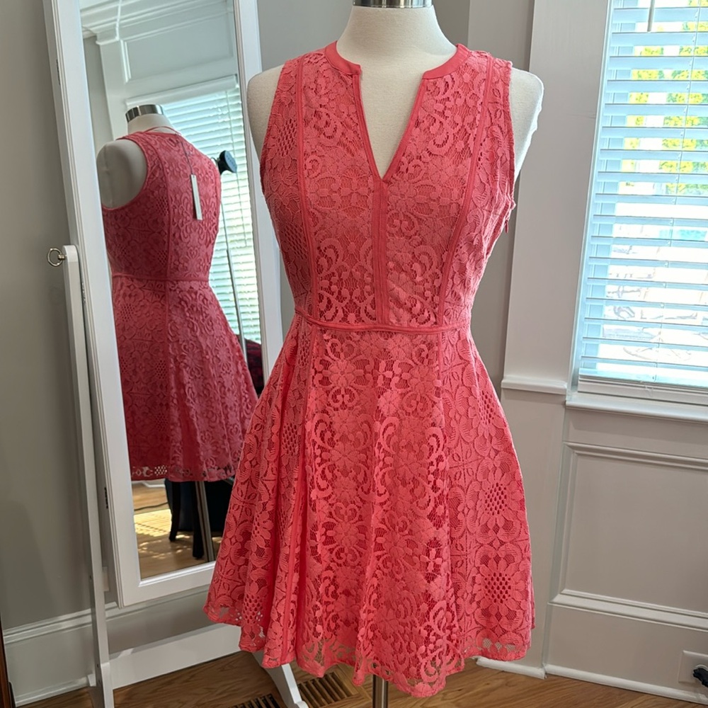 Lauren Conrad Sz 6 NWT Beautiful Coral Lace dress side zip fit and flare